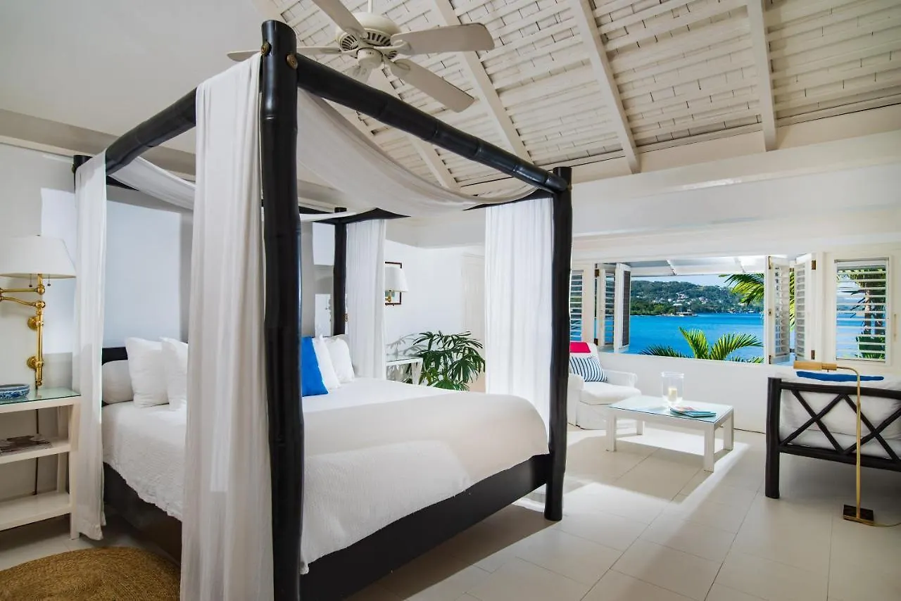 Курортный комплекс Round Hill Hotel & Villas Бухта Монтего