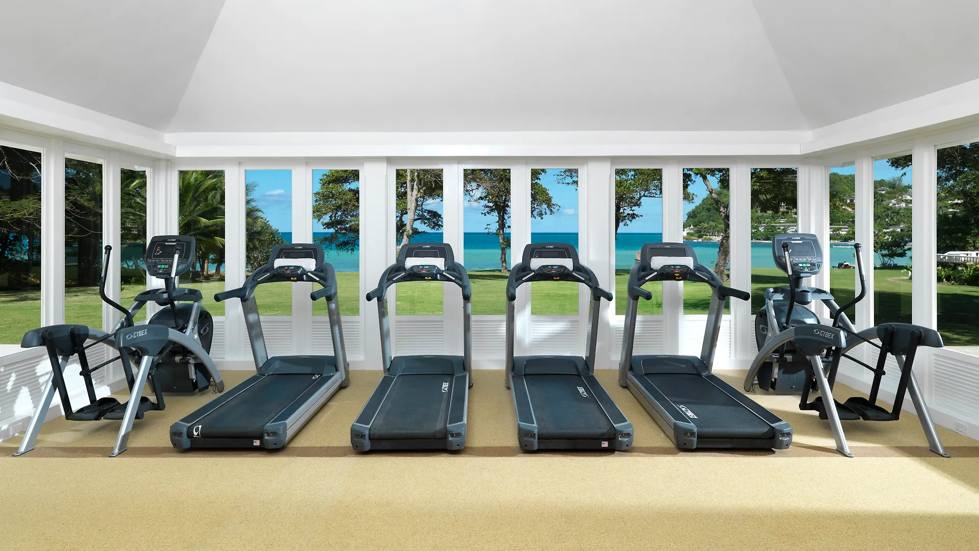 Round Hill Hotel & Villas Бухта Монтего 5*,