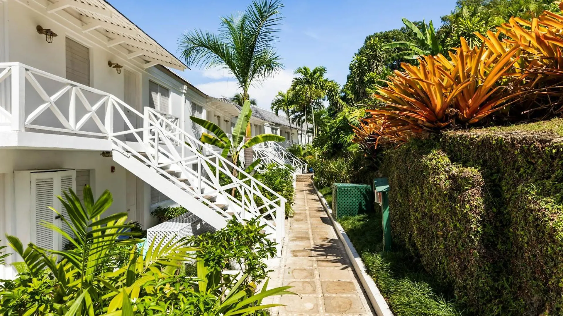 Round Hill Hotel & Villas Бухта Монтего